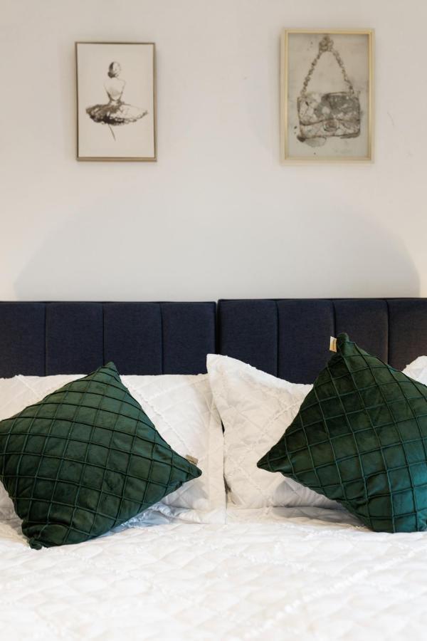 40 Percent Off Long Stays - City Centre - Close To Bullring - Suitable For Business, Families, Relocations And Leisure - Eastgate L Free Wifi I バーミンガム エクステリア 写真